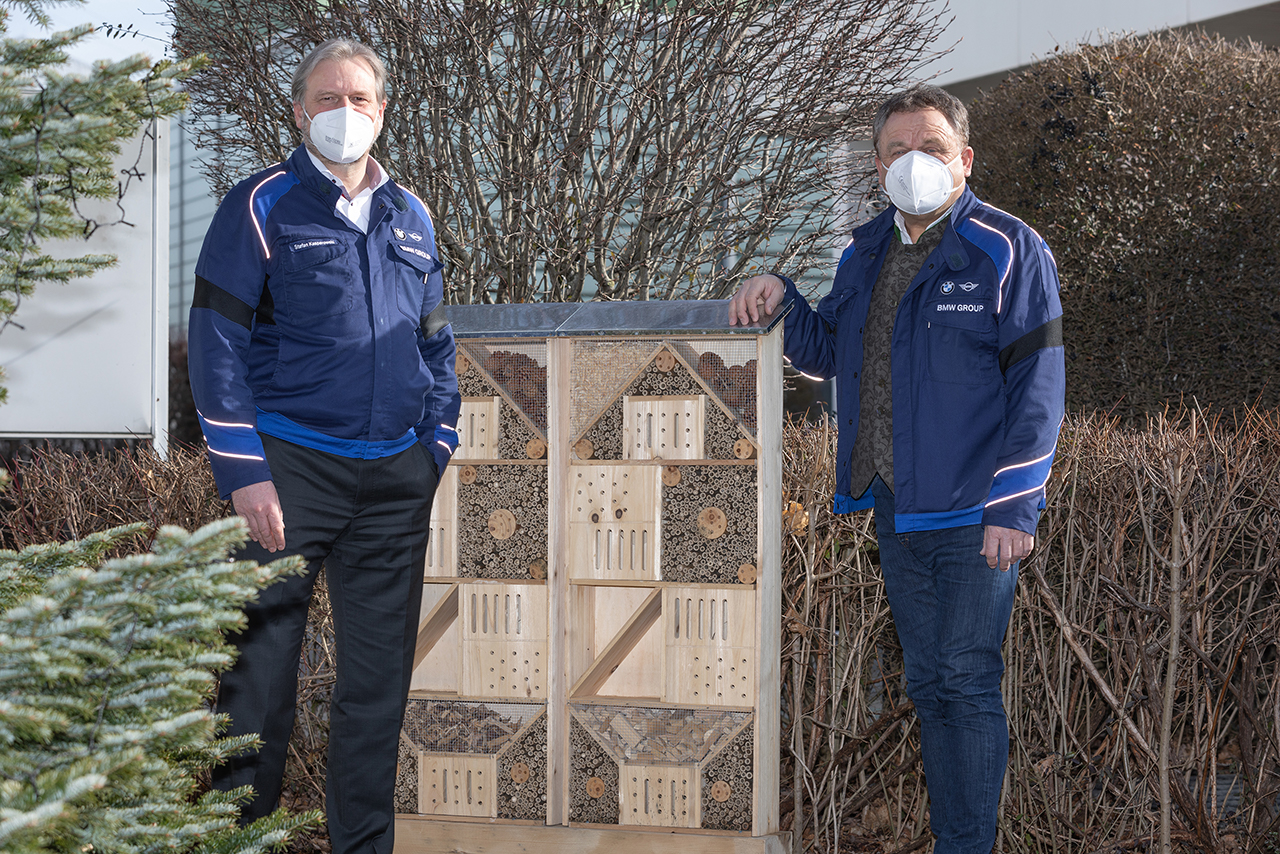 Biodiversität: BMW Group Werk Landshut schafft neue ökologische Lebensräume für eine reiche Flora und Fauna